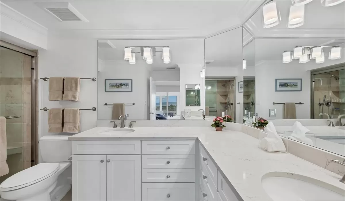 1 Bedroom Bedrooms, 0 ,2 BathroomsBathrooms,Residential,For Sale,0,D6144490