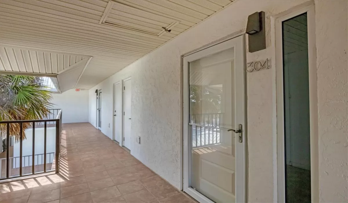 1 Bedroom Bedrooms, 0 ,2 BathroomsBathrooms,Residential,For Sale,0,D6144490