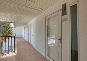 1 Bedroom Bedrooms, 0 ,2 BathroomsBathrooms,Residential,For Sale,0,D6144490