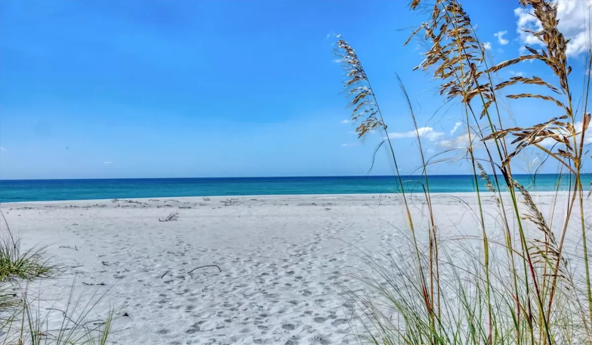 1 Bedroom Bedrooms, 0 ,2 BathroomsBathrooms,Residential,For Sale,0,D6144490