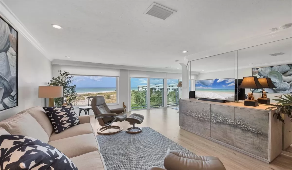 1 Bedroom Bedrooms, 0 ,2 BathroomsBathrooms,Residential,For Sale,0,D6144490