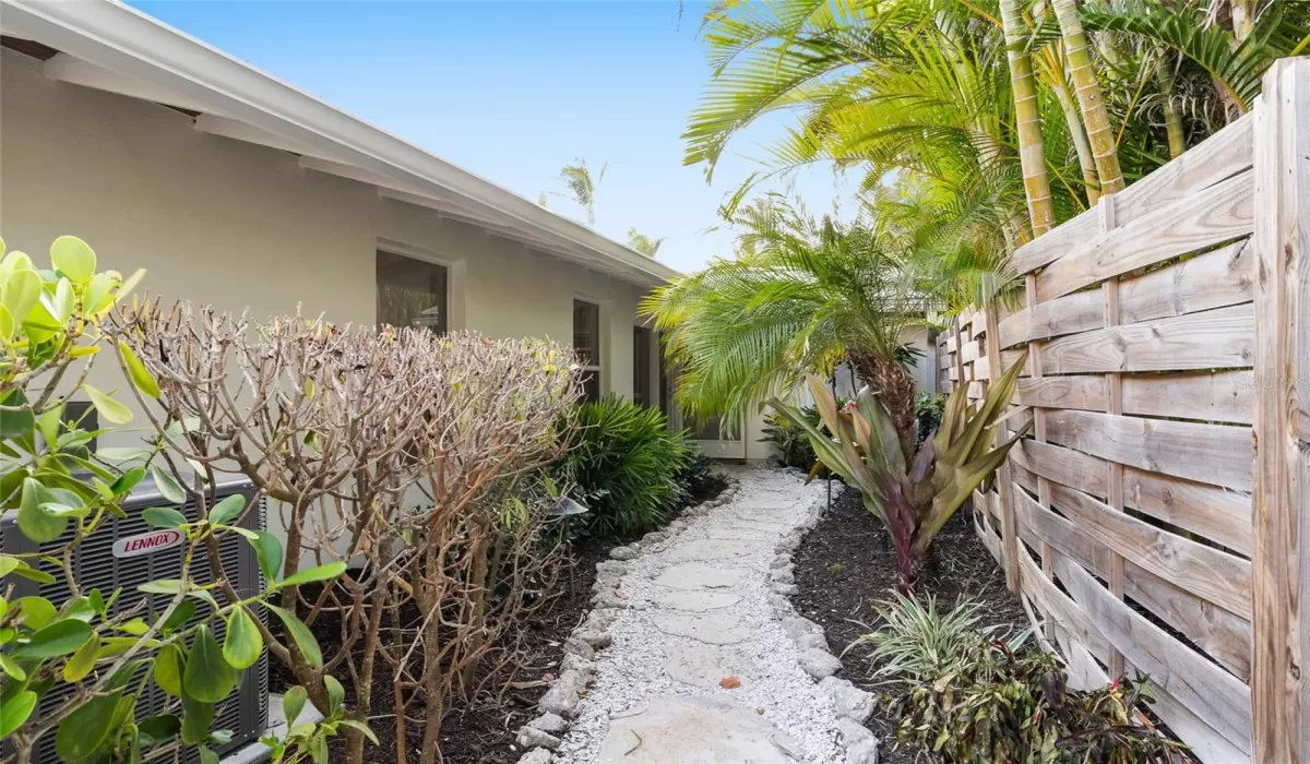 3 Bedrooms Bedrooms, 0 ,2 BathroomsBathrooms,Residential,For Sale,0,TB8392464