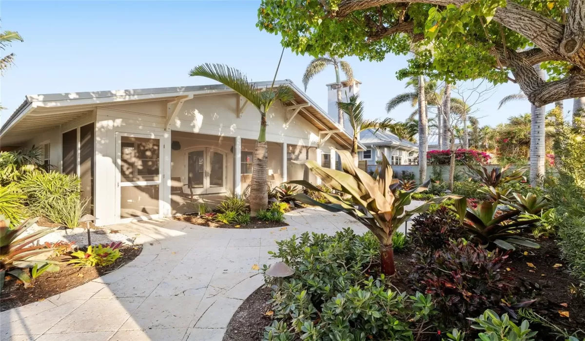 3 Bedrooms Bedrooms, 0 ,2 BathroomsBathrooms,Residential,For Sale,0,TB8392464