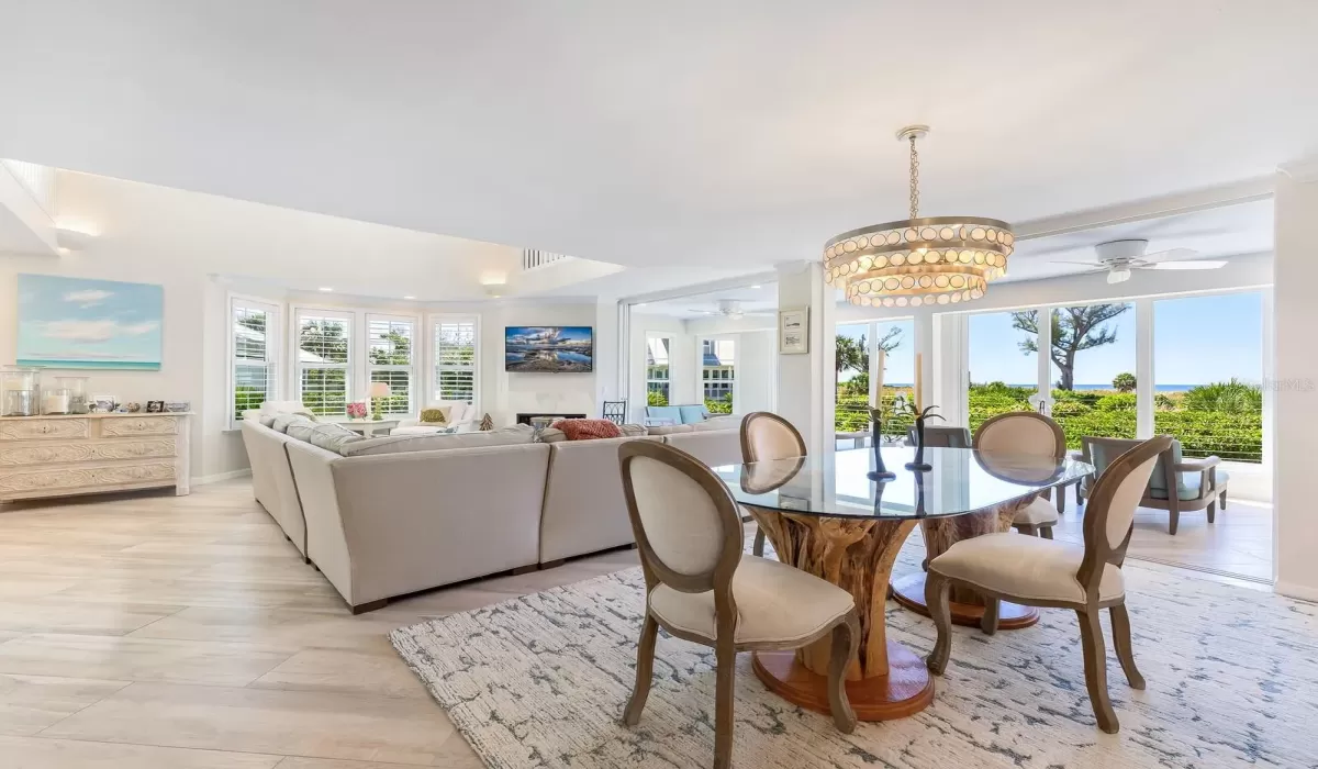 3 Bedrooms Bedrooms, 0 ,4 BathroomsBathrooms,Residential,For Sale,0,D6144387