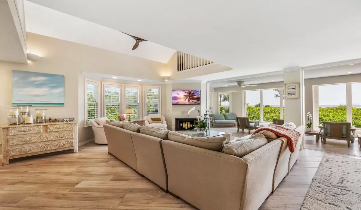 3 Bedrooms Bedrooms, 0 ,4 BathroomsBathrooms,Residential,For Sale,0,D6144387