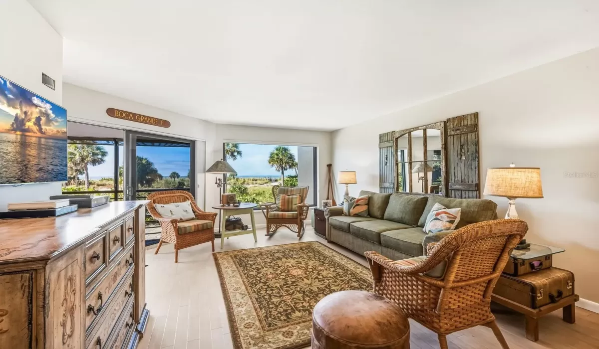 1 Bedroom Bedrooms, 0 ,1 BathroomBathrooms,Residential,For Sale,0,D6144441