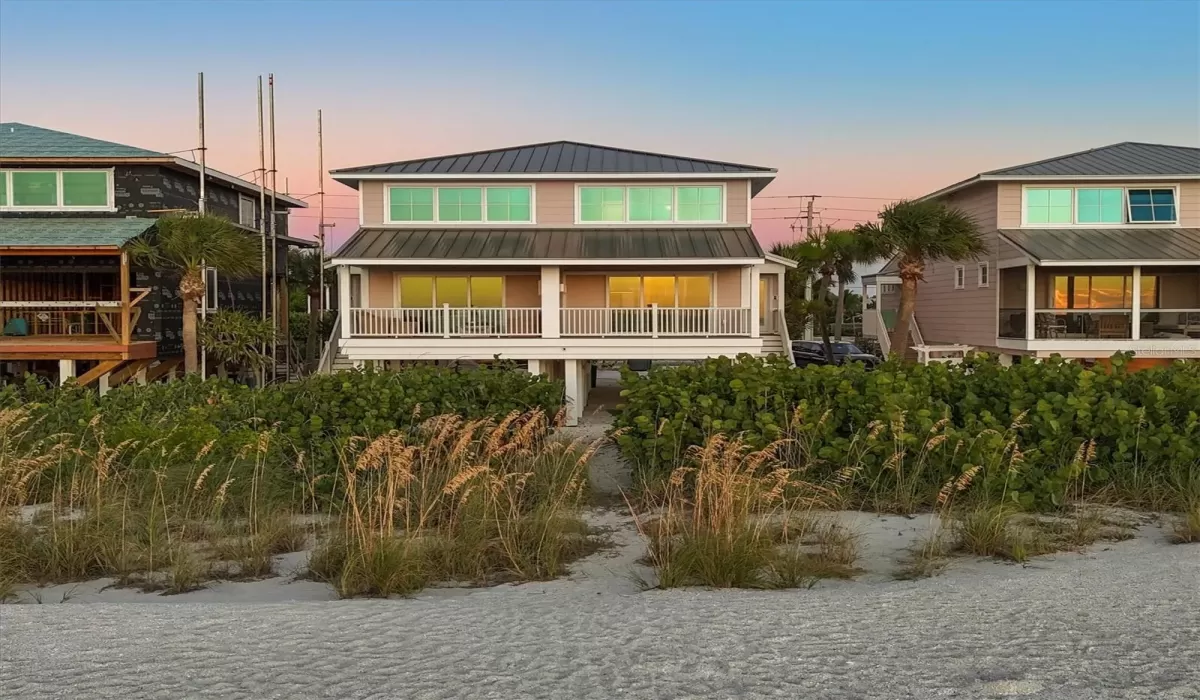 3 Bedrooms Bedrooms, 0 ,3 BathroomsBathrooms,Residential,For Sale,0,D6144412