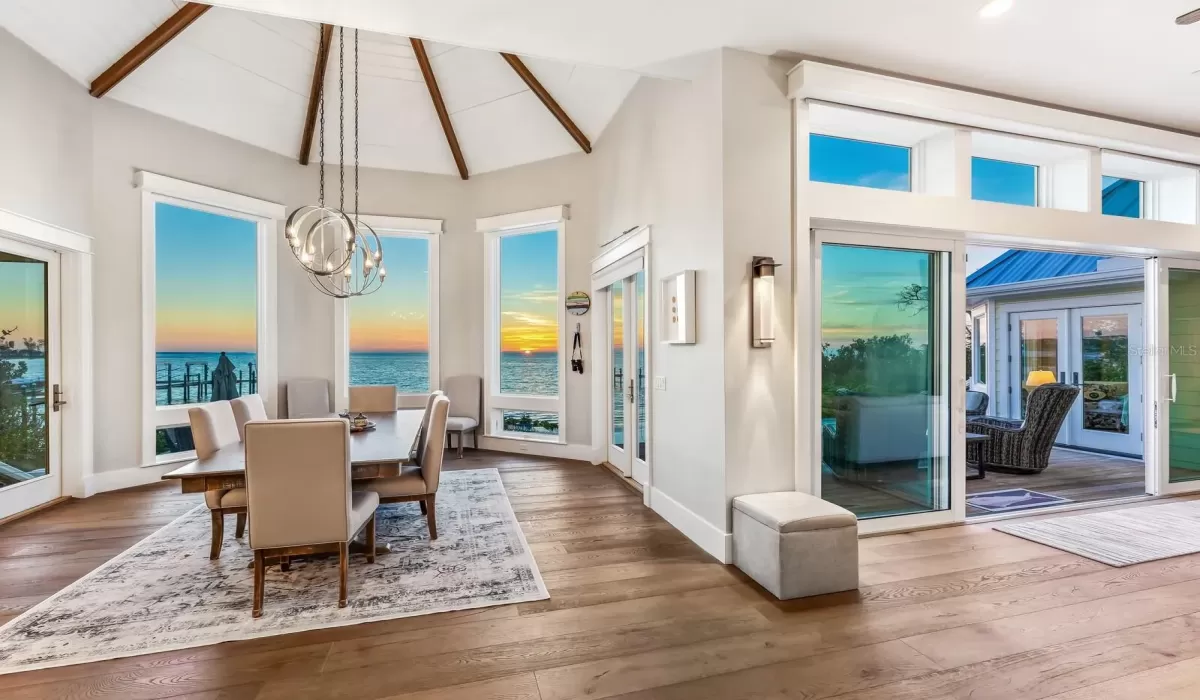 4 Bedrooms Bedrooms, 0 ,5 BathroomsBathrooms,Residential,For Sale,0,D6144517