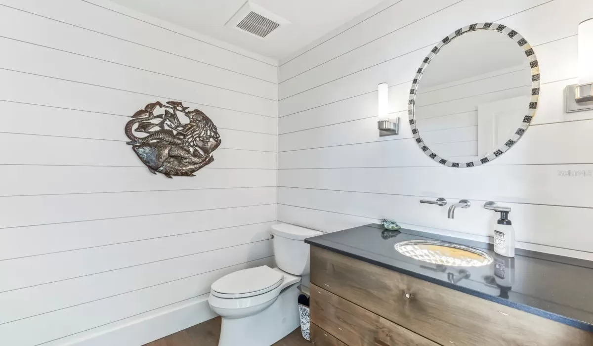 4 Bedrooms Bedrooms, 0 ,5 BathroomsBathrooms,Residential,For Sale,0,D6144517