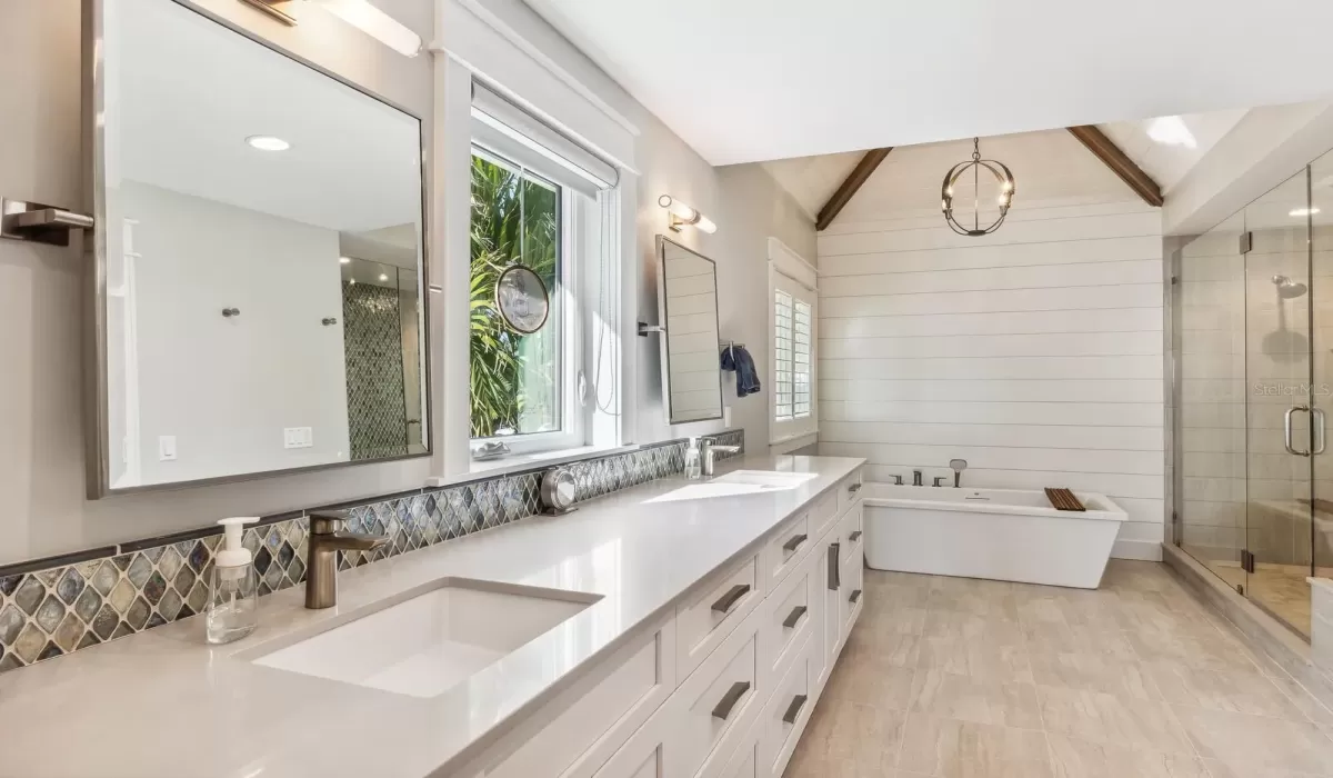 4 Bedrooms Bedrooms, 0 ,5 BathroomsBathrooms,Residential,For Sale,0,D6144517