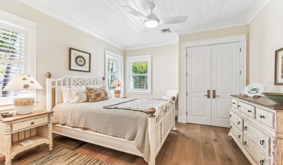 4 Bedrooms Bedrooms, 0 ,5 BathroomsBathrooms,Residential,For Sale,0,D6144517