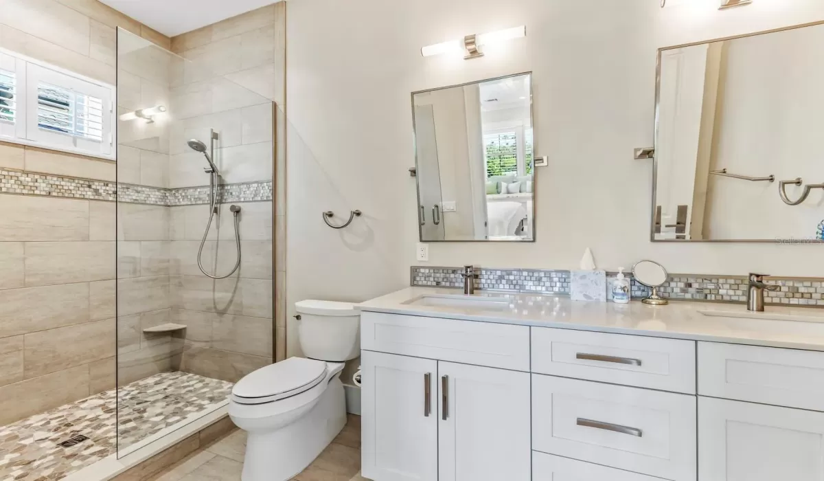 4 Bedrooms Bedrooms, 0 ,5 BathroomsBathrooms,Residential,For Sale,0,D6144517