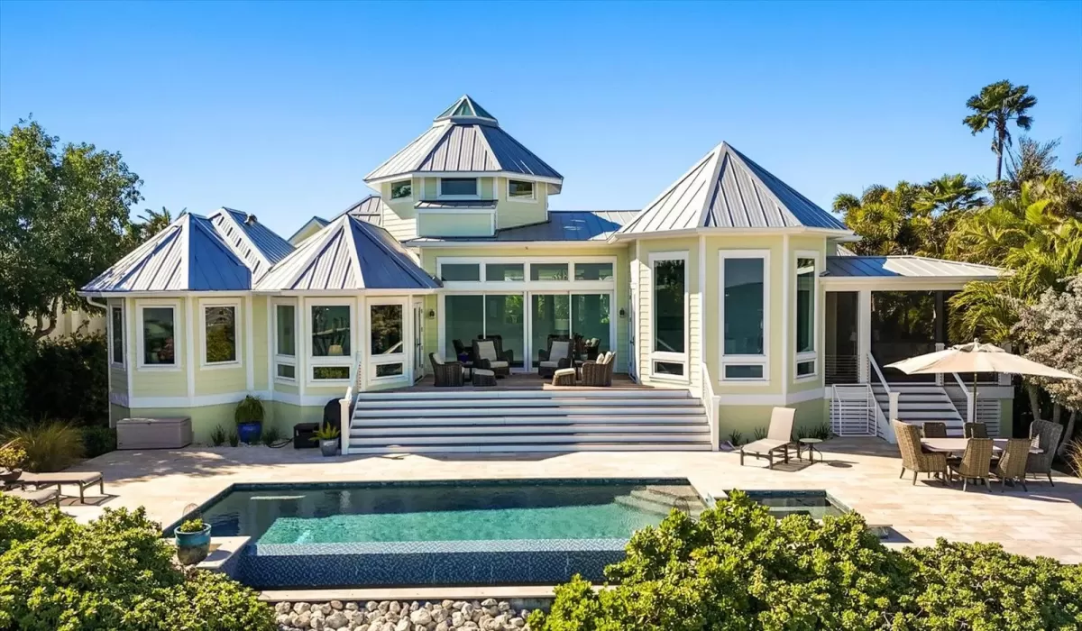 4 Bedrooms Bedrooms, 0 ,5 BathroomsBathrooms,Residential,For Sale,0,D6144517