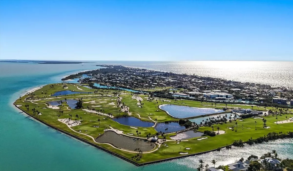 4 Bedrooms Bedrooms, 0 ,5 BathroomsBathrooms,Residential,For Sale,0,D6144517