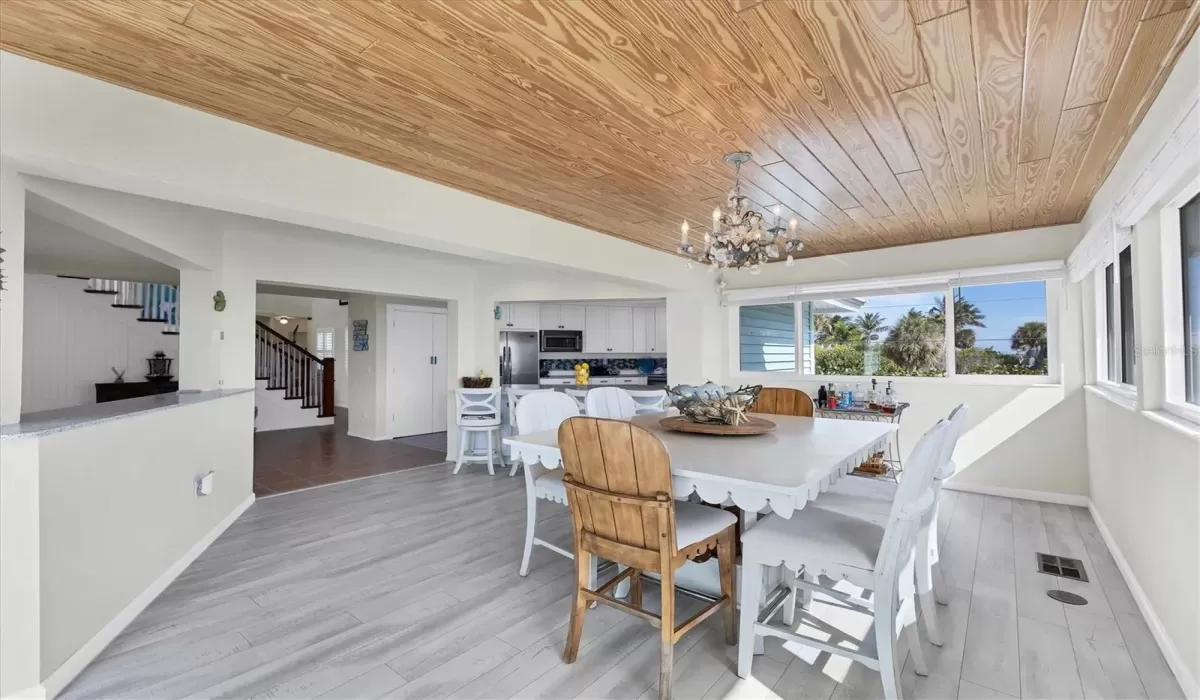 3 Bedrooms Bedrooms, 0 ,2 BathroomsBathrooms,Residential,For Sale,0,D6144543