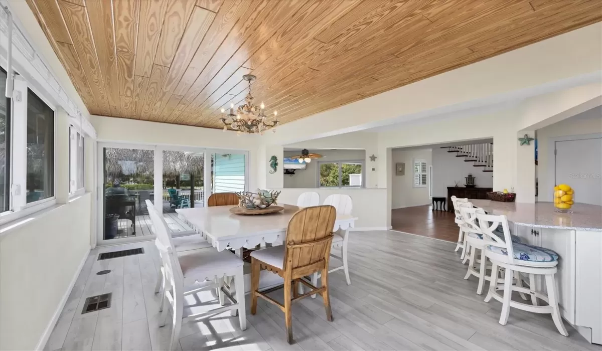 3 Bedrooms Bedrooms, 0 ,2 BathroomsBathrooms,Residential,For Sale,0,D6144543