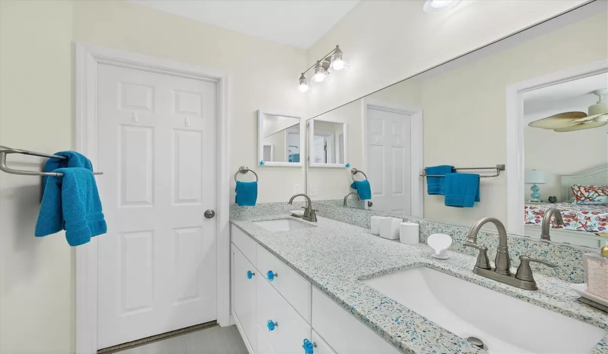 3 Bedrooms Bedrooms, 0 ,2 BathroomsBathrooms,Residential,For Sale,0,D6144543