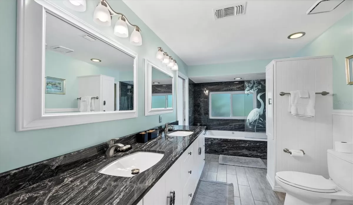 3 Bedrooms Bedrooms, 0 ,2 BathroomsBathrooms,Residential,For Sale,0,D6144543