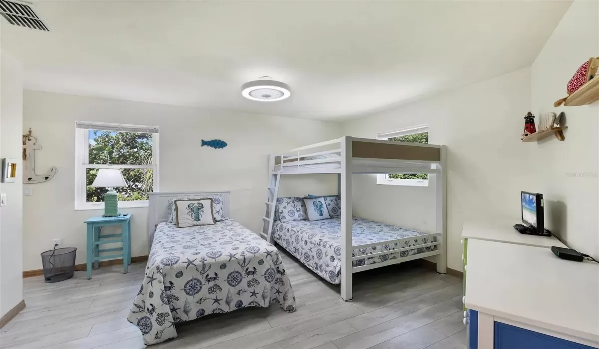 3 Bedrooms Bedrooms, 0 ,2 BathroomsBathrooms,Residential,For Sale,0,D6144543