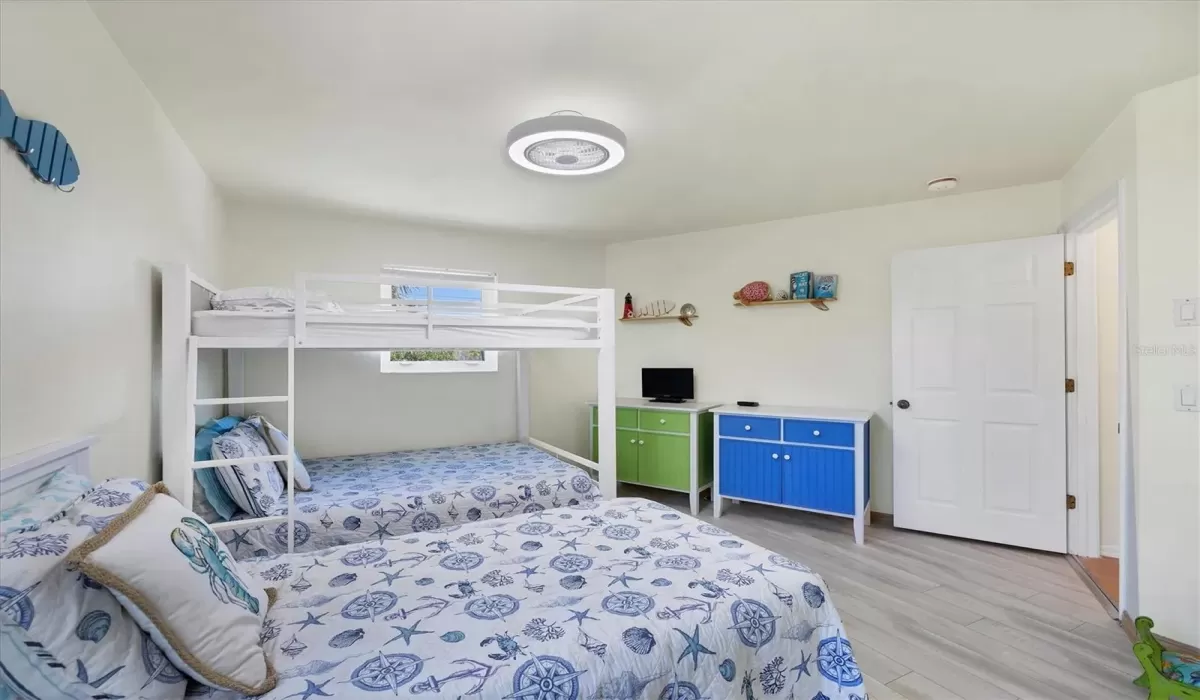 3 Bedrooms Bedrooms, 0 ,2 BathroomsBathrooms,Residential,For Sale,0,D6144543