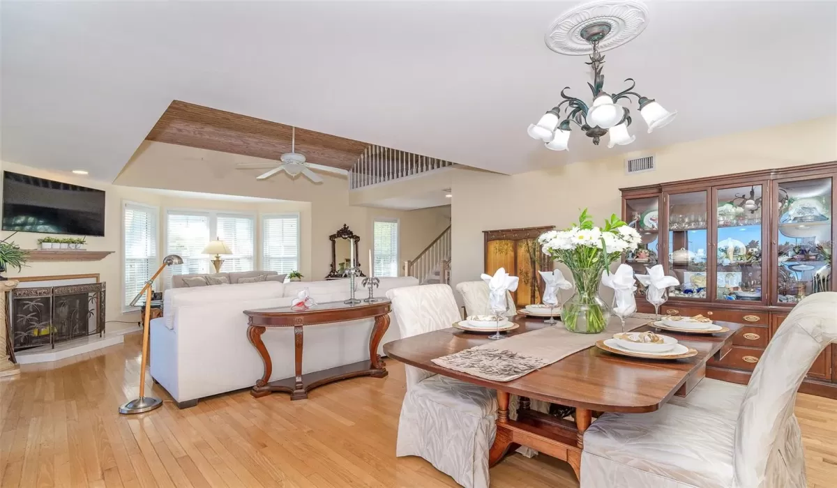 3 Bedrooms Bedrooms, 0 ,3 BathroomsBathrooms,Residential,For Sale,0,D6144560