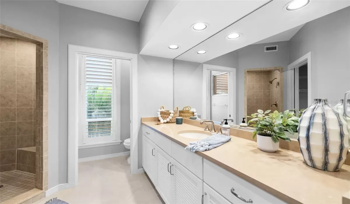 4 Bedrooms Bedrooms, 0 ,4 BathroomsBathrooms,Residential,For Sale,0,TB8375836