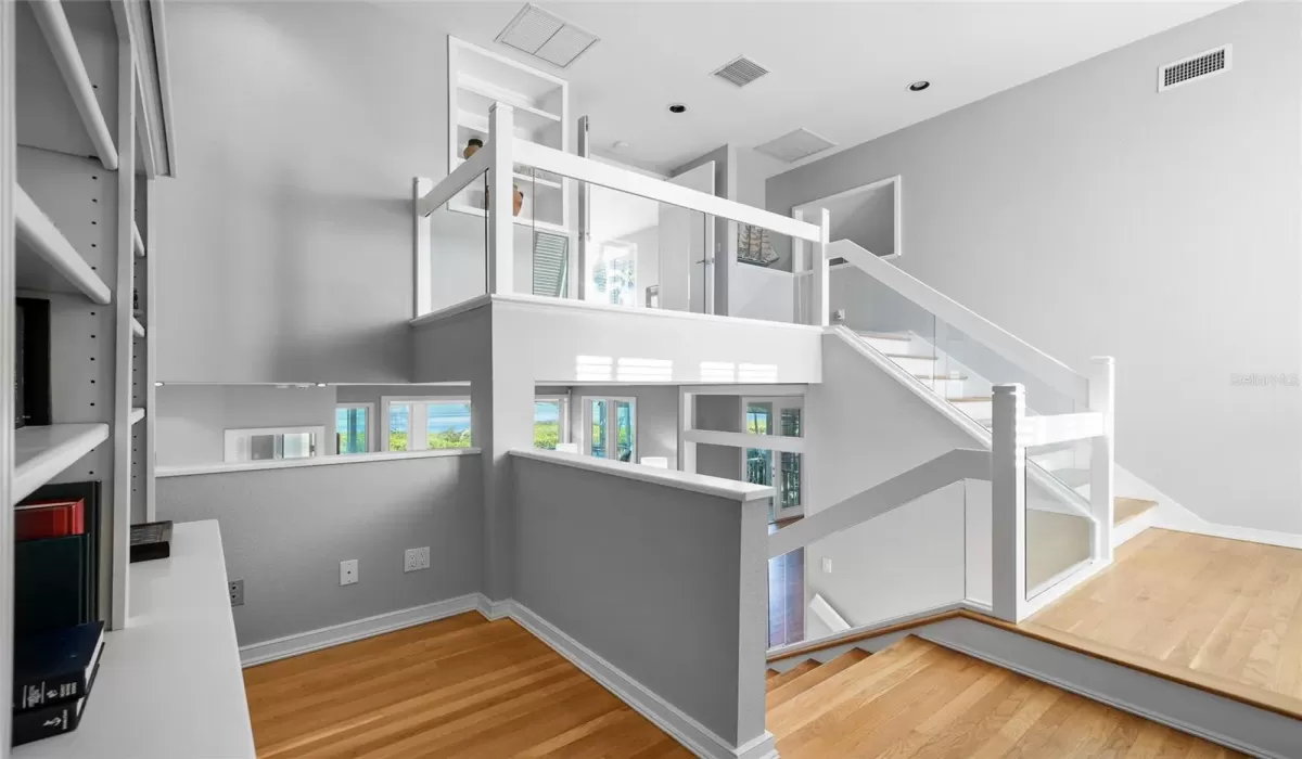 4 Bedrooms Bedrooms, 0 ,4 BathroomsBathrooms,Residential,For Sale,0,TB8375836