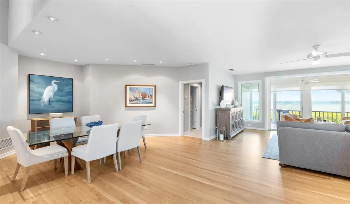 4 Bedrooms Bedrooms, 0 ,4 BathroomsBathrooms,Residential,For Sale,0,TB8375836