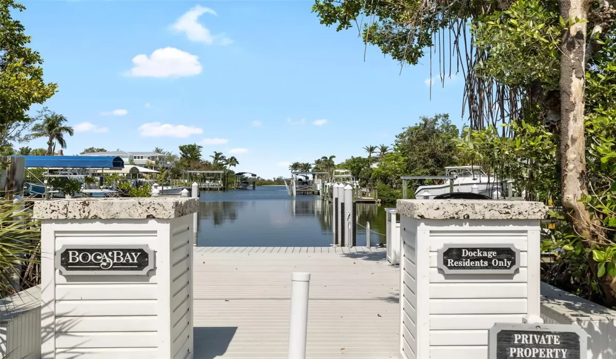 4 Bedrooms Bedrooms, 0 ,4 BathroomsBathrooms,Residential,For Sale,0,TB8375836