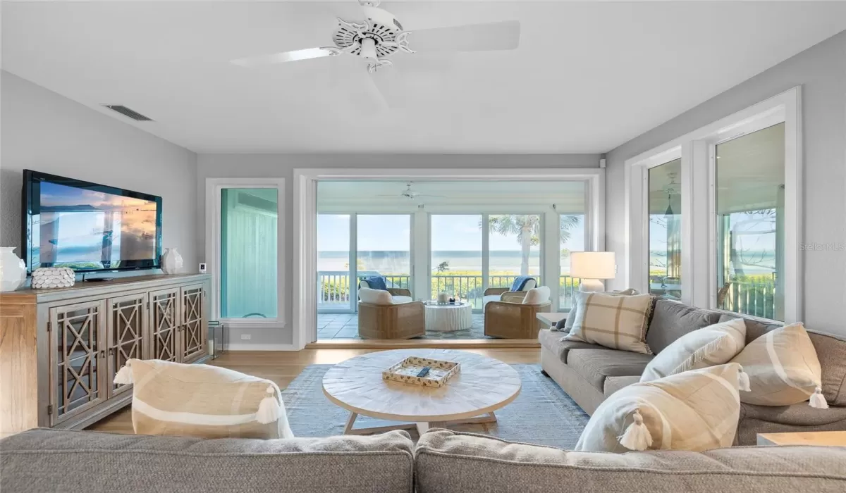 4 Bedrooms Bedrooms, 0 ,4 BathroomsBathrooms,Residential,For Sale,0,TB8375836