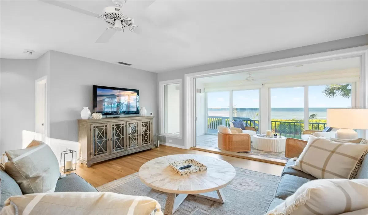 4 Bedrooms Bedrooms, 0 ,4 BathroomsBathrooms,Residential,For Sale,0,TB8375836