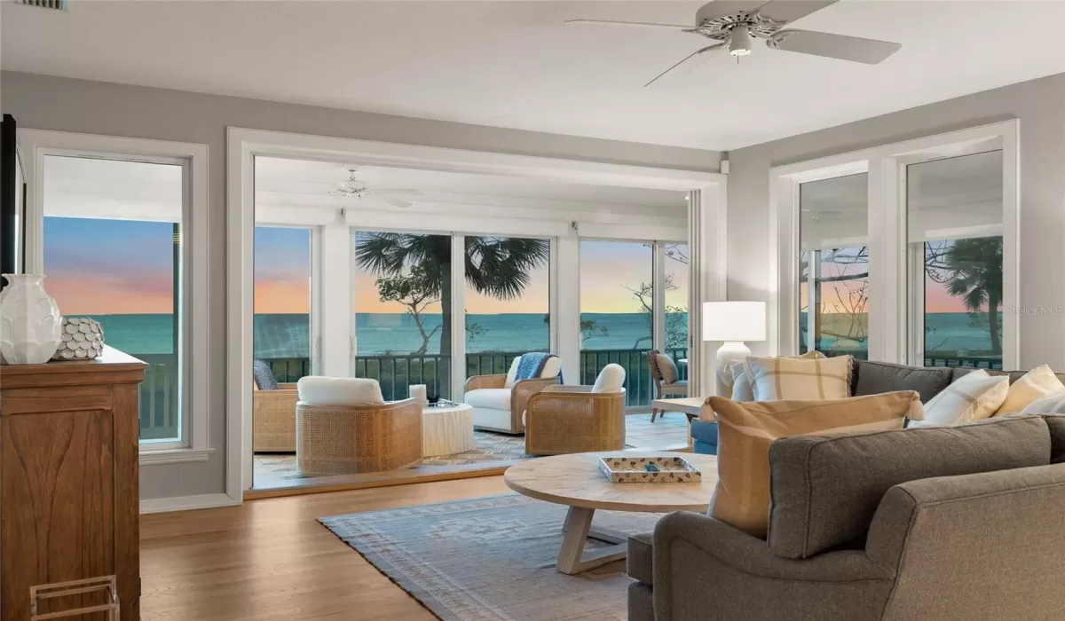 4 Bedrooms Bedrooms, 0 ,4 BathroomsBathrooms,Residential,For Sale,0,TB8375836