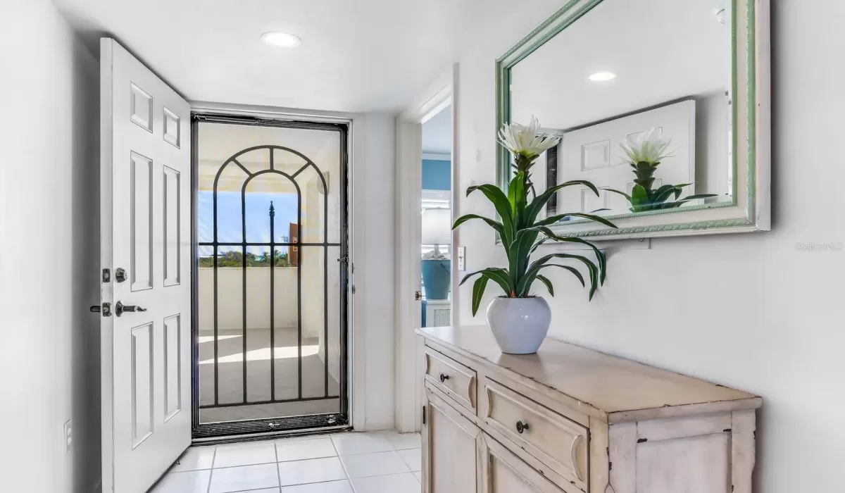 2 Bedrooms Bedrooms, 0 ,2 BathroomsBathrooms,Residential,For Sale,0,D6144596