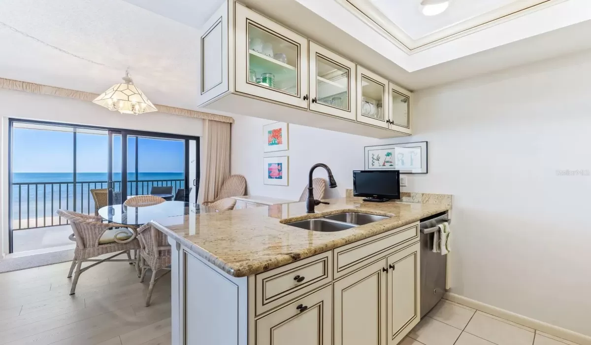 2 Bedrooms Bedrooms, 0 ,2 BathroomsBathrooms,Residential,For Sale,0,D6144596