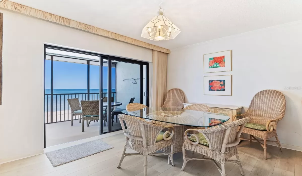 2 Bedrooms Bedrooms, 0 ,2 BathroomsBathrooms,Residential,For Sale,0,D6144596