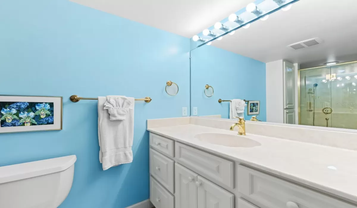 2 Bedrooms Bedrooms, 0 ,2 BathroomsBathrooms,Residential,For Sale,0,D6144596