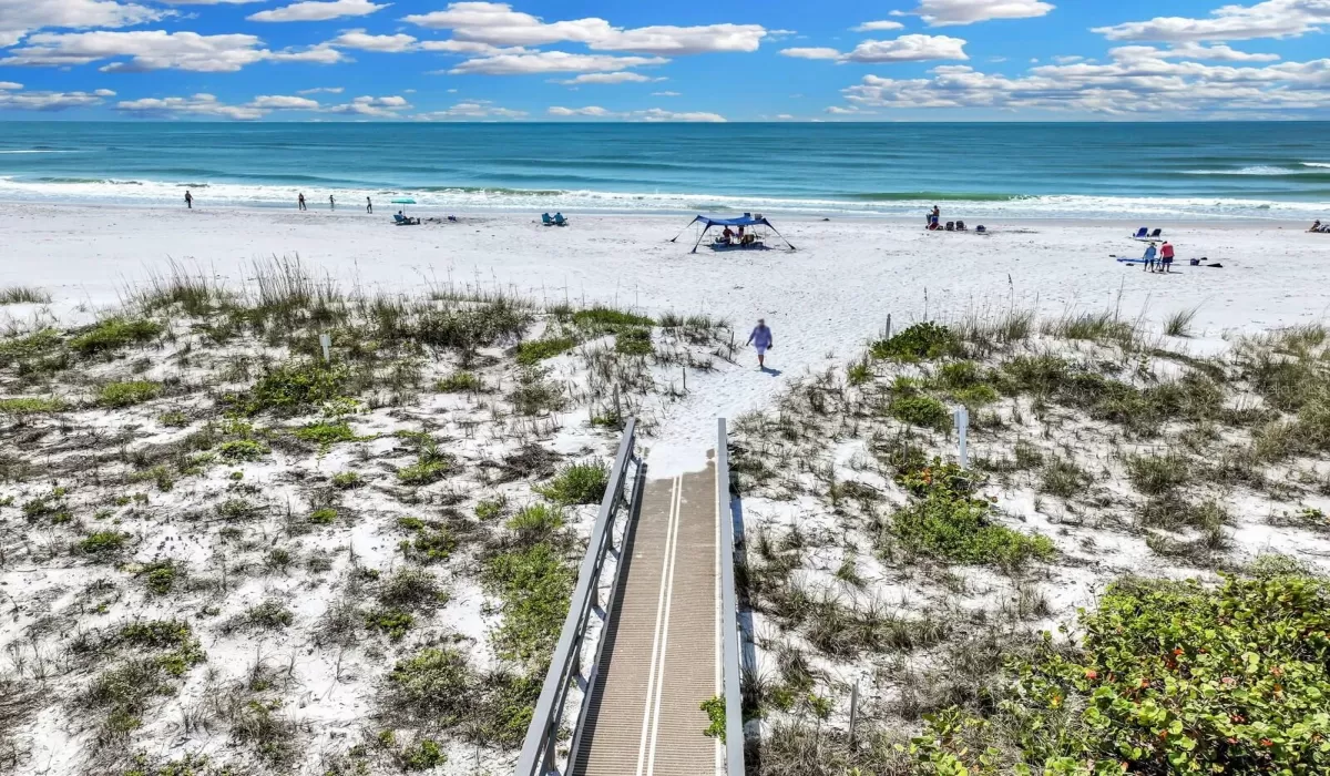 2 Bedrooms Bedrooms, 0 ,2 BathroomsBathrooms,Residential,For Sale,0,D6144596