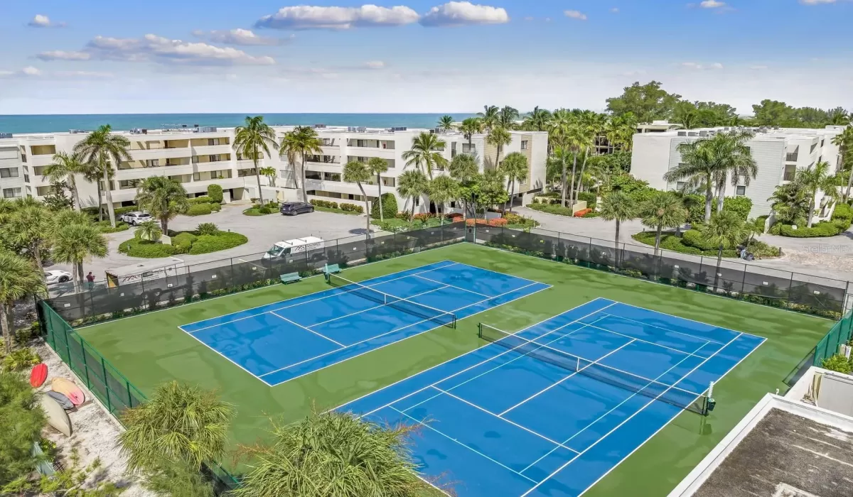 2 Bedrooms Bedrooms, 0 ,2 BathroomsBathrooms,Residential,For Sale,0,D6144596