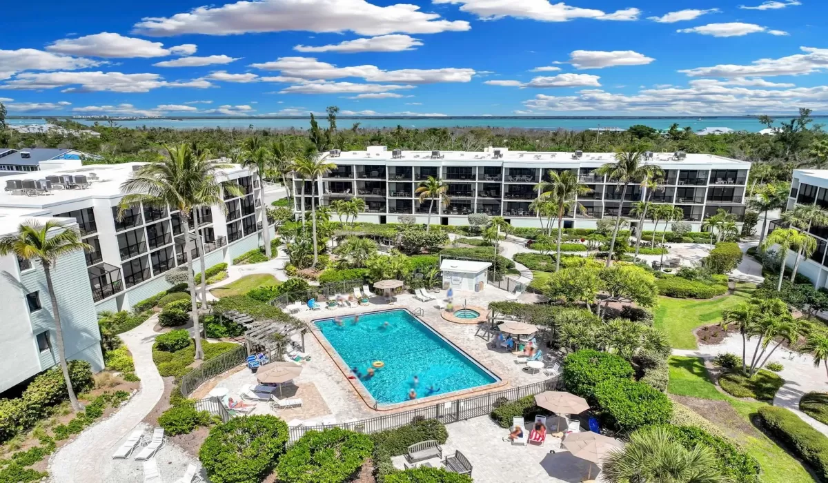 2 Bedrooms Bedrooms, 0 ,2 BathroomsBathrooms,Residential,For Sale,0,D6144596