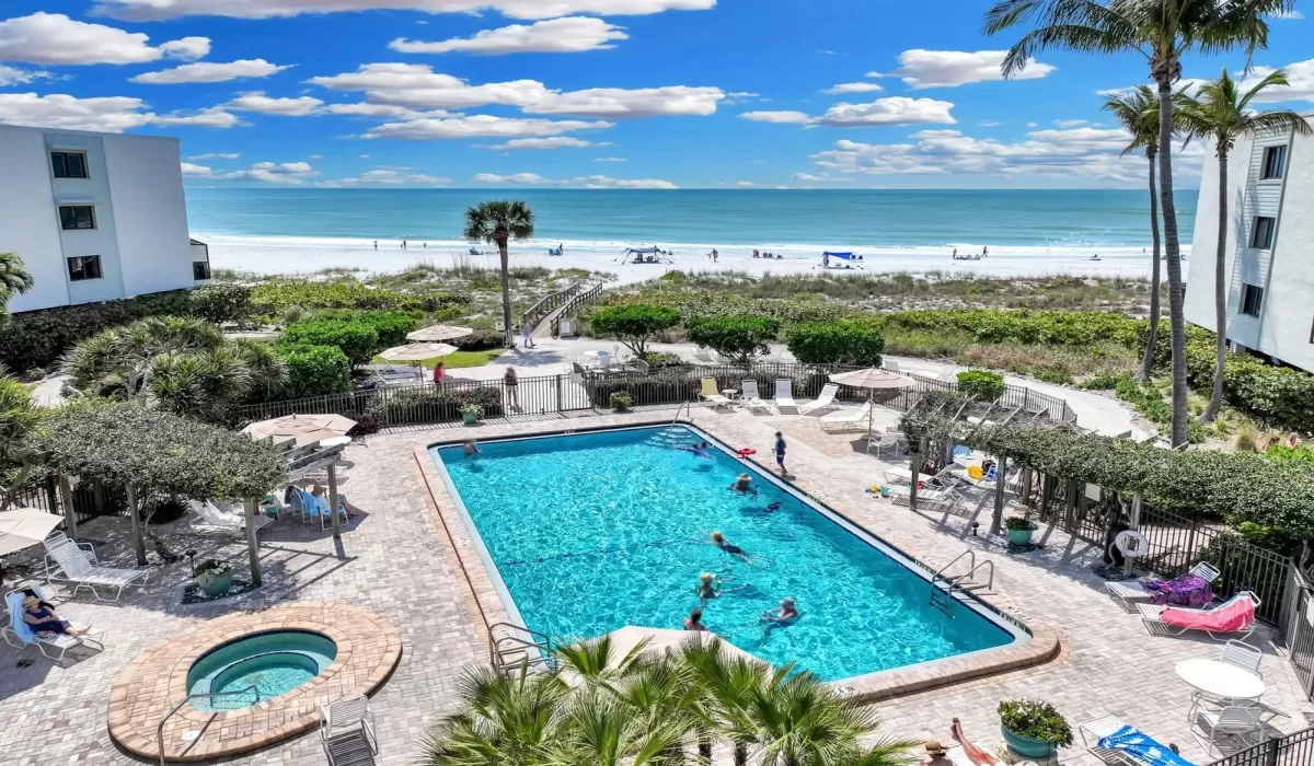 2 Bedrooms Bedrooms, 0 ,2 BathroomsBathrooms,Residential,For Sale,0,D6144596