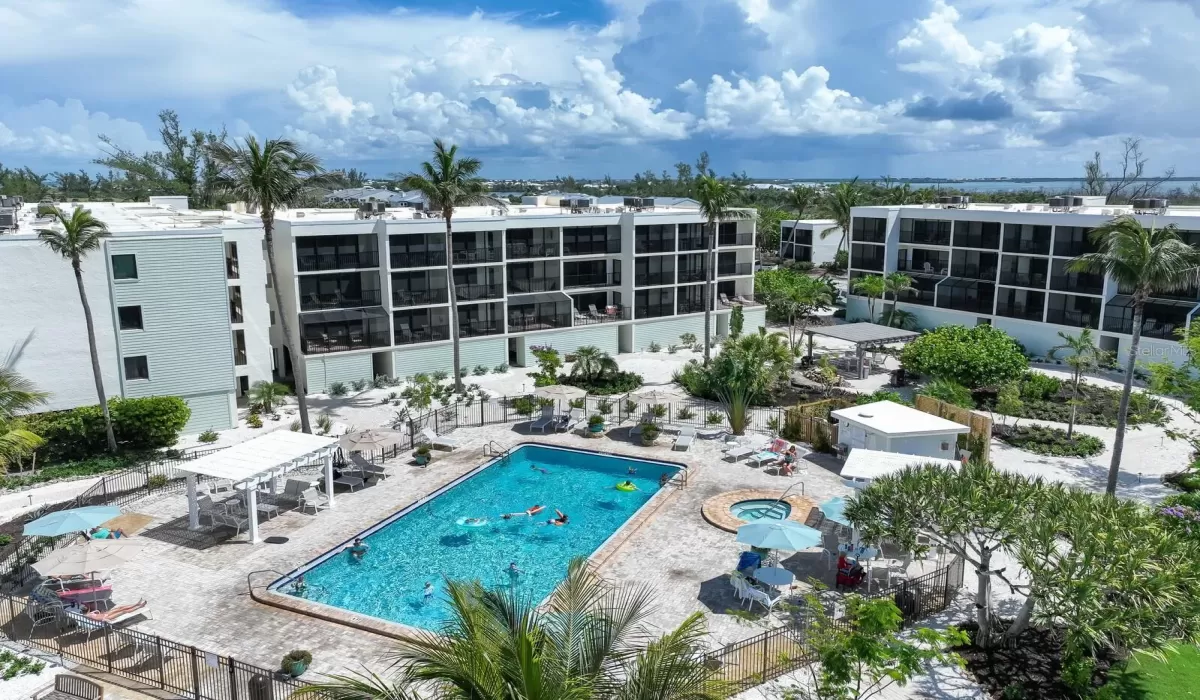 2 Bedrooms Bedrooms, 0 ,2 BathroomsBathrooms,Residential,For Sale,0,D6144596