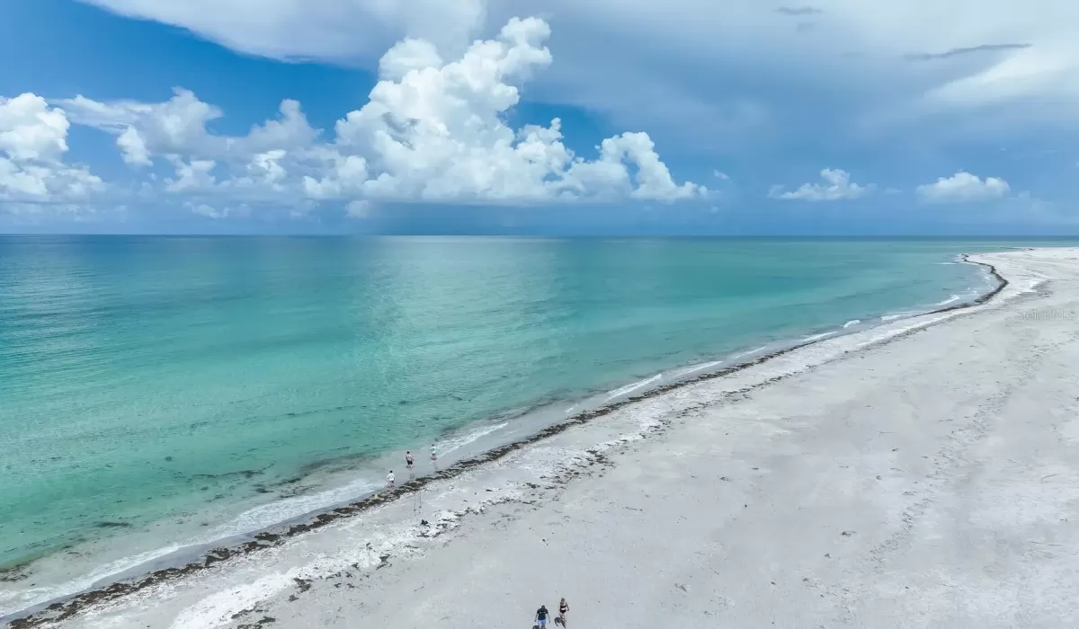 2 Bedrooms Bedrooms, 0 ,2 BathroomsBathrooms,Residential,For Sale,0,D6144596