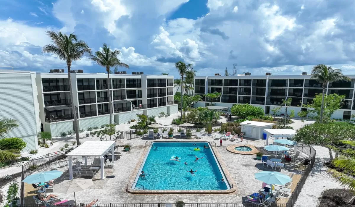 2 Bedrooms Bedrooms, 0 ,2 BathroomsBathrooms,Residential,For Sale,0,D6144596