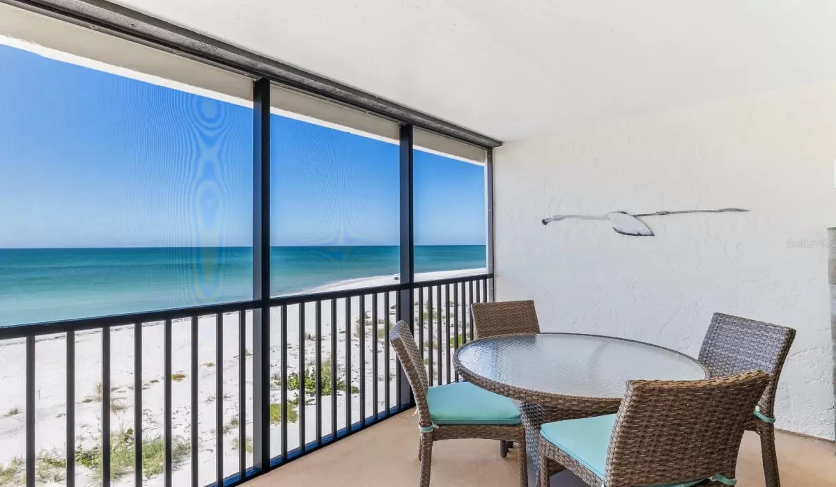 2 Bedrooms Bedrooms, 0 ,2 BathroomsBathrooms,Residential,For Sale,0,D6144596