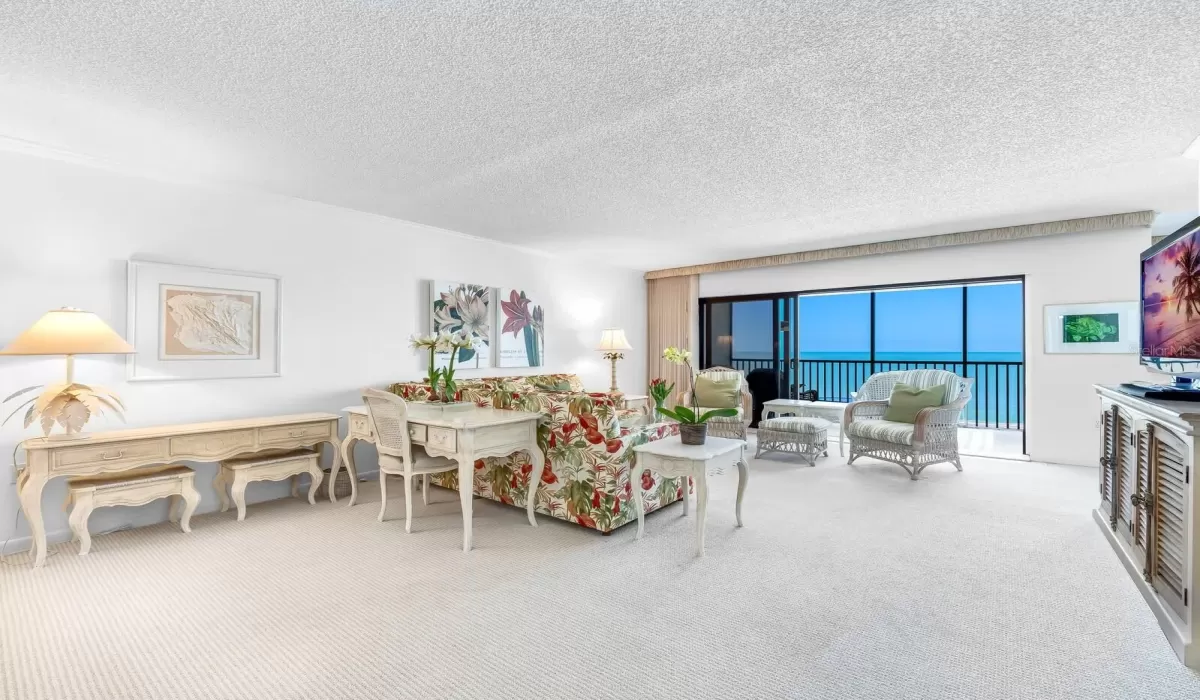 2 Bedrooms Bedrooms, 0 ,2 BathroomsBathrooms,Residential,For Sale,0,D6144596