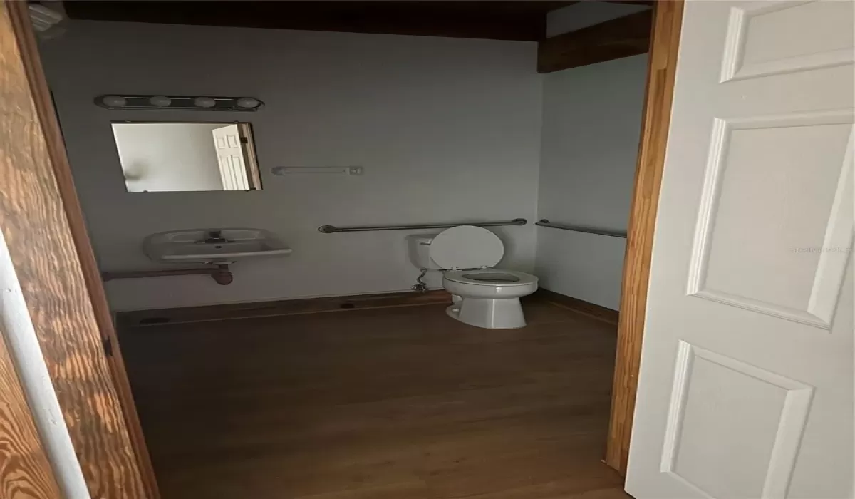 0 , 0 ,0,Commercial Lease,For Sale,0,D6144657