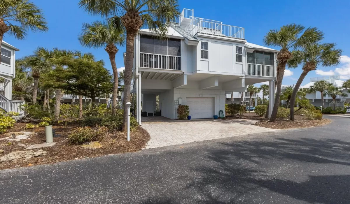 3 Bedrooms Bedrooms, 0 ,3 BathroomsBathrooms,Residential,For Sale,0,D6144567