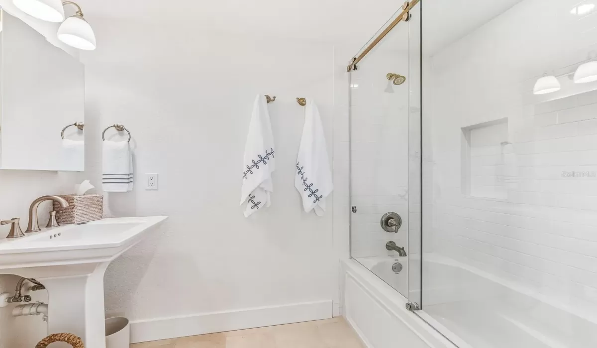 3 Bedrooms Bedrooms, 0 ,2 BathroomsBathrooms,Residential,Pending,0,D6144615