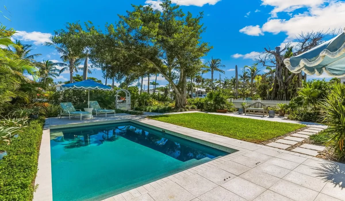 3 Bedrooms Bedrooms, 0 ,2 BathroomsBathrooms,Residential,Pending,0,D6144615