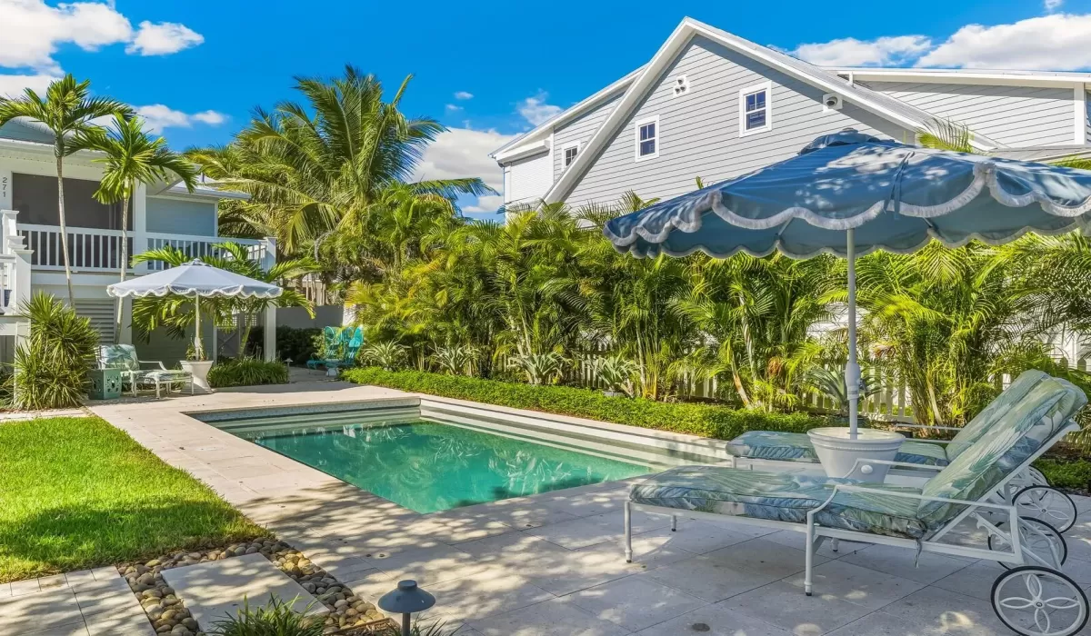 3 Bedrooms Bedrooms, 0 ,2 BathroomsBathrooms,Residential,Pending,0,D6144615